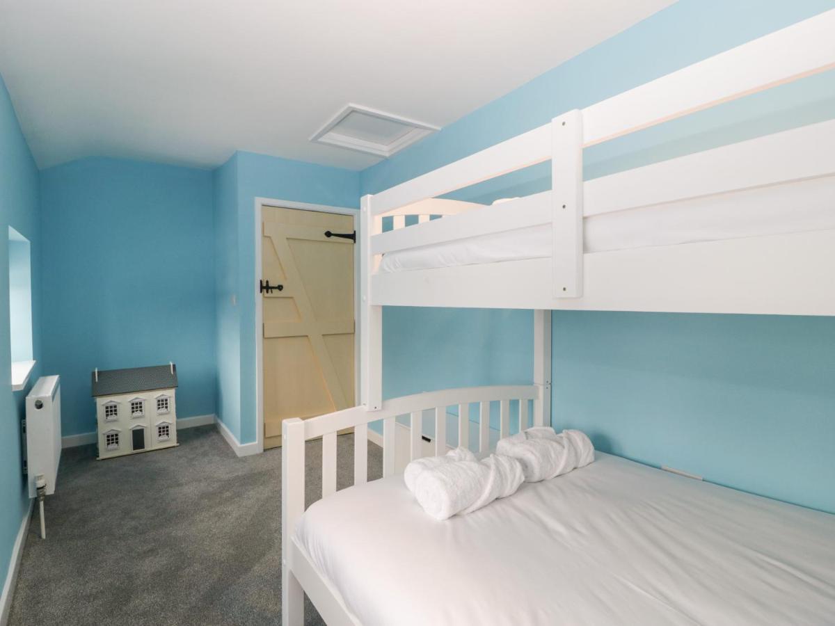 Holiday home Granary Warminster